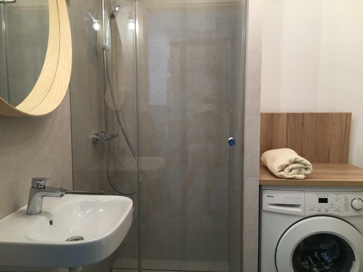 Shoq Studio Nice Apartment With Private Parking Krakau Exterior foto